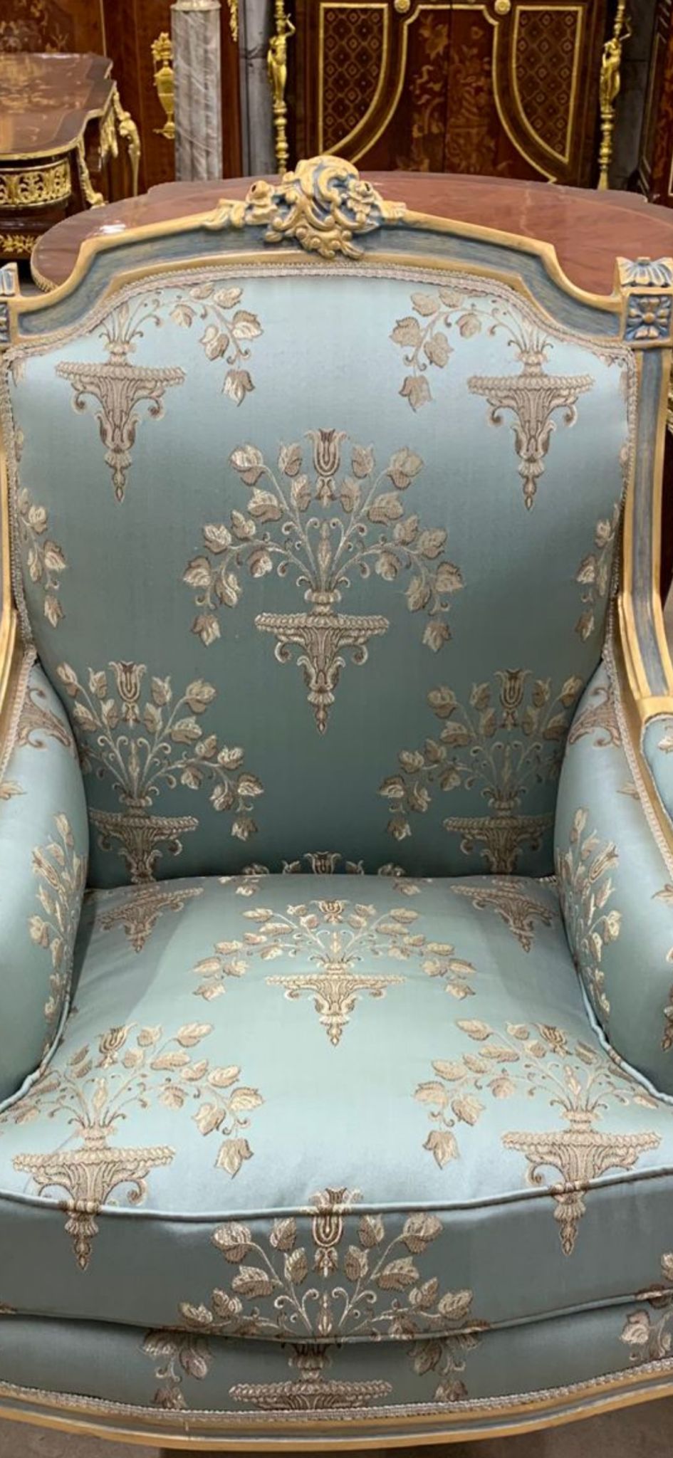 The Élysée Chair